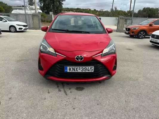 Toyota Yaris &pi;&rho;&omicron;&sigmaf; &epsilon;&nu;&omicron;&iota;&kappa;ί&alpha;&sigma;&eta; &sigma;&tau;&eta; &Gamma;&lambda;&upsilon;&phi;ά&delta;&alpha;