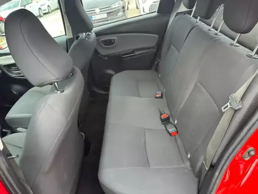 Toyota Yaris &pi;&rho;&omicron;&sigmaf; &epsilon;&nu;&omicron;&iota;&kappa;ί&alpha;&sigma;&eta; &sigma;&tau;&eta; &Gamma;&lambda;&upsilon;&phi;ά&delta;&alpha;