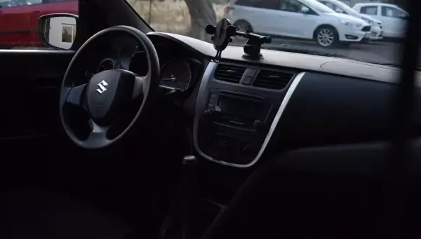 Suzuki Celerio &pi;&rho;&omicron;&sigmaf; &epsilon;&nu;&omicron;&iota;&kappa;ί&alpha;&sigma;&eta; &sigma;&tau;&eta;&nu; &Alpha;&theta;ή&nu;&alpha;