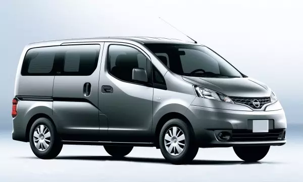 Nissan NV200 &pi;&rho;&omicron;&sigmaf; &epsilon;&nu;&omicron;&iota;&kappa;ί&alpha;&sigma;&eta; &sigma;&tau;&eta;&nu; &Kappa;&alpha;&lambda;&alpha;&mu;ά&tau;&alpha;