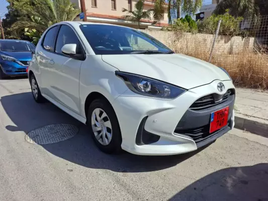Toyota Yaris &pi;&rho;&omicron;&sigmaf; &epsilon;&nu;&omicron;&iota;&kappa;ί&alpha;&sigma;&eta; &sigma;&tau;&eta;&nu; &Epsilon;&lambda;&lambda;ά&delta;&alpha;