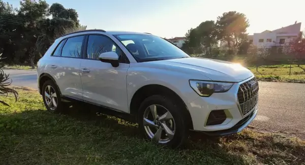 Audi Q3 &pi;&rho;&omicron;&sigmaf; &epsilon;&nu;&omicron;&iota;&kappa;ί&alpha;&sigma;&eta; &sigma;&tau;&eta;&nu; &Pi;&alpha;&rho;&alpha;&lambda;ί&alpha; &Sigma;ή&mu;&alpha;&nu;&tau;&rho;&omicron;
