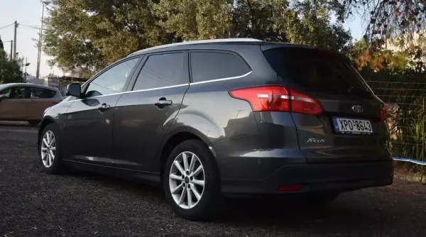 Ford Focus &pi;&rho;&omicron;&sigmaf; &epsilon;&nu;&omicron;&iota;&kappa;ί&alpha;&sigma;&eta; &sigma;&tau;&eta; &Rho;&alpha;&phi;ή&nu;&alpha;