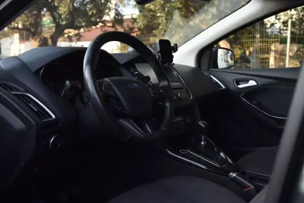 Ford Focus &pi;&rho;&omicron;&sigmaf; &epsilon;&nu;&omicron;&iota;&kappa;ί&alpha;&sigma;&eta; &sigma;&tau;&eta; &Rho;&alpha;&phi;ή&nu;&alpha;