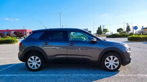 Citroen C4 Cactus &pi;&rho;&omicron;&sigmaf; &epsilon;&nu;&omicron;&iota;&kappa;ί&alpha;&sigma;&eta; &sigma;&tau;&eta;&nu; &Alpha;&sigma;&pi;&rho;&omicron;&beta;ά&lambda;&tau;&alpha;