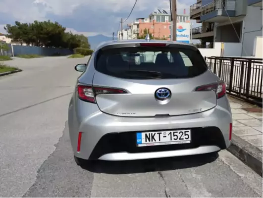 Toyota Corolla &pi;&rho;&omicron;&sigmaf; &epsilon;&nu;&omicron;&iota;&kappa;ί&alpha;&sigma;&eta; &sigma;&tau;&eta;&nu; &Kappa;&alpha;&lambda;&lambda;&iota;&theta;έ&alpha;