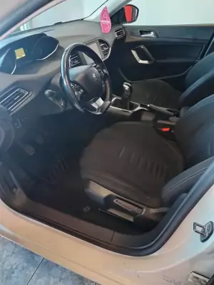 Peugeot 308 &pi;&rho;&omicron;&sigmaf; &epsilon;&nu;&omicron;&iota;&kappa;ί&alpha;&sigma;&eta; &sigma;&tau;&eta; &Theta;έ&rho;&mu;&eta;