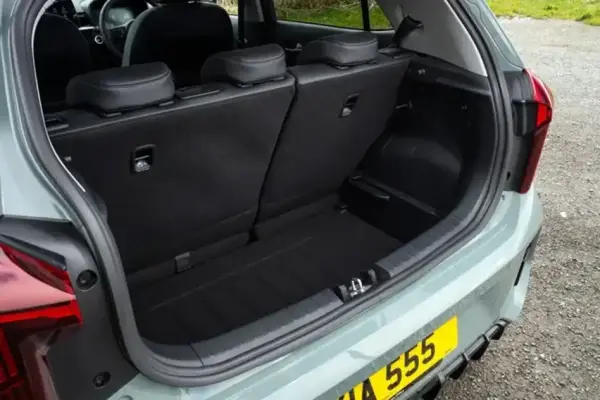 KIA Picanto &pi;&rho;&omicron;&sigmaf; &epsilon;&nu;&omicron;&iota;&kappa;ί&alpha;&sigma;&eta; &sigma;&tau;&eta; &Gamma;&lambda;&upsilon;&phi;ά&delta;&alpha;