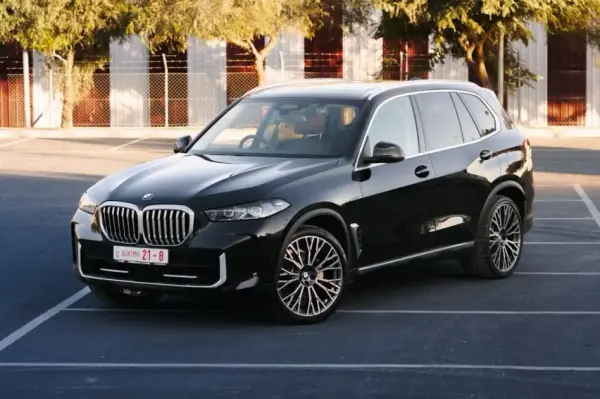 BMW X5 &pi;&rho;&omicron;&sigmaf; &epsilon;&nu;&omicron;&iota;&kappa;ί&alpha;&sigma;&eta; &sigma;&tau;&eta;&nu; &Epsilon;&lambda;&lambda;ά&delta;&alpha;