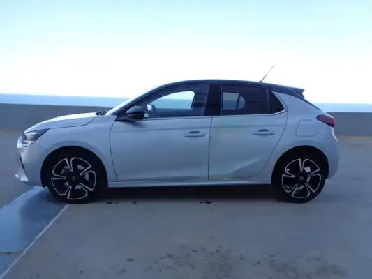 Opel Corsa &pi;&rho;&omicron;&sigmaf; &epsilon;&nu;&omicron;&iota;&kappa;ί&alpha;&sigma;&eta; &sigma;&tau;&eta;&nu; &Epsilon;&lambda;&lambda;ά&delta;&alpha;