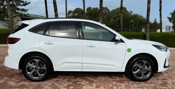 Ford Kuga &pi;&rho;&omicron;&sigmaf; &epsilon;&nu;&omicron;&iota;&kappa;ί&alpha;&sigma;&eta; &sigma;&tau;&eta;&nu; &Epsilon;&pi;&iota;&sigma;&kappa;&omicron;&pi;ή
